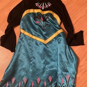 Girls Costumes Size 5/6